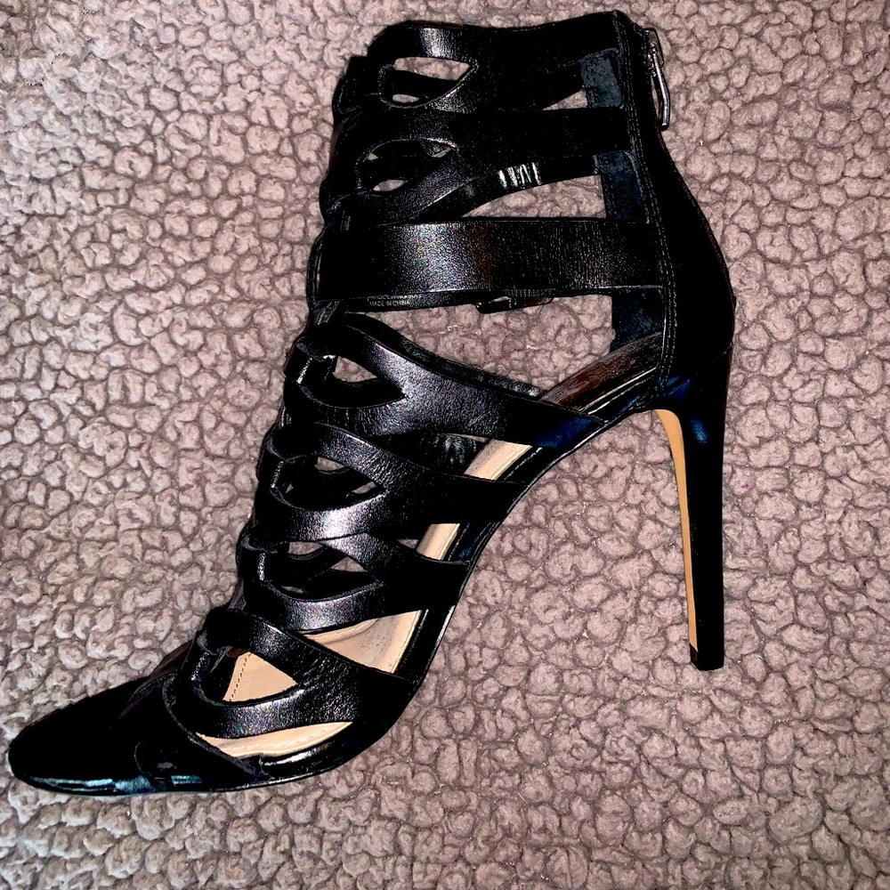 Vince Camuto leather cage stiletto’s
